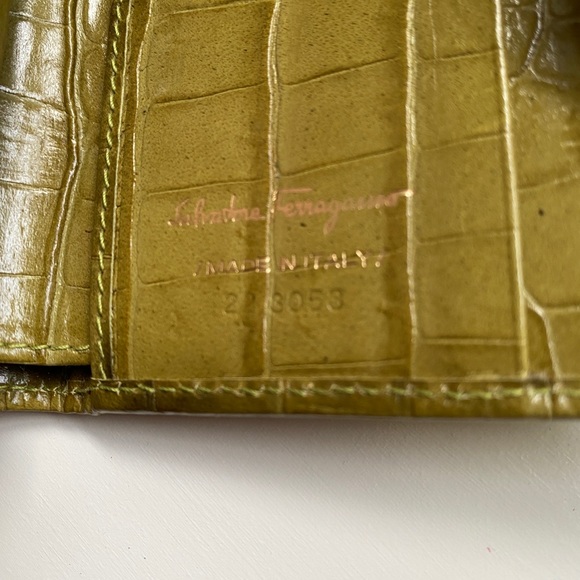 Vintage Salvatore Ferragamo ribbon wallet - Picture 7 of 7